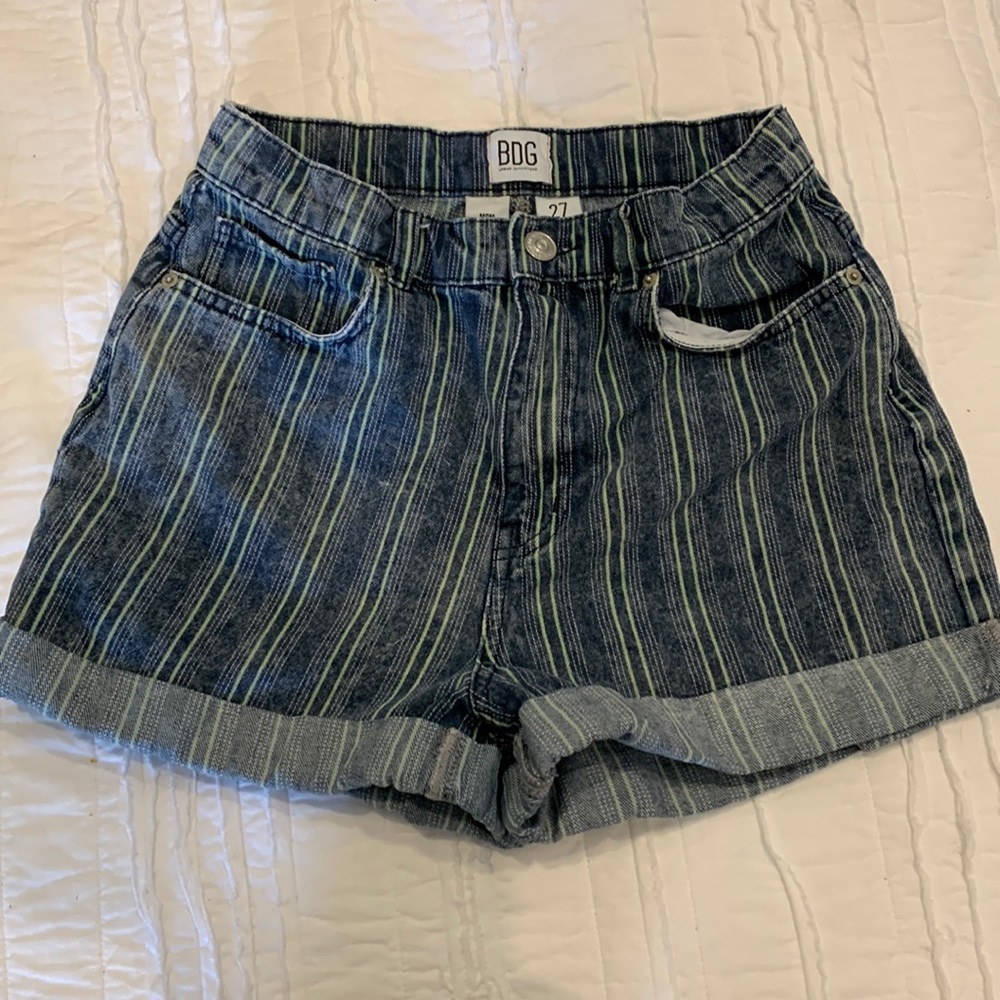 BDG Size 27 “Mom” Short